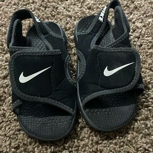 Nike toddler sandals 7
